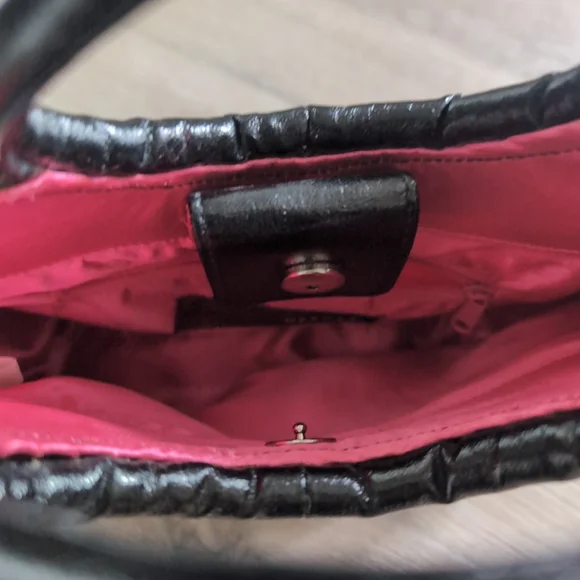 |3/$30| Oriental Handbag - Picture 5 of 6